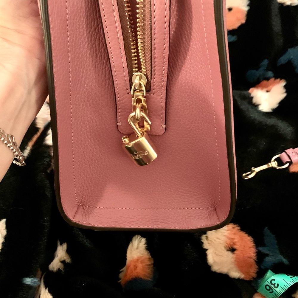 Beautiful COACH Satchel. - Picture 12 of 16
